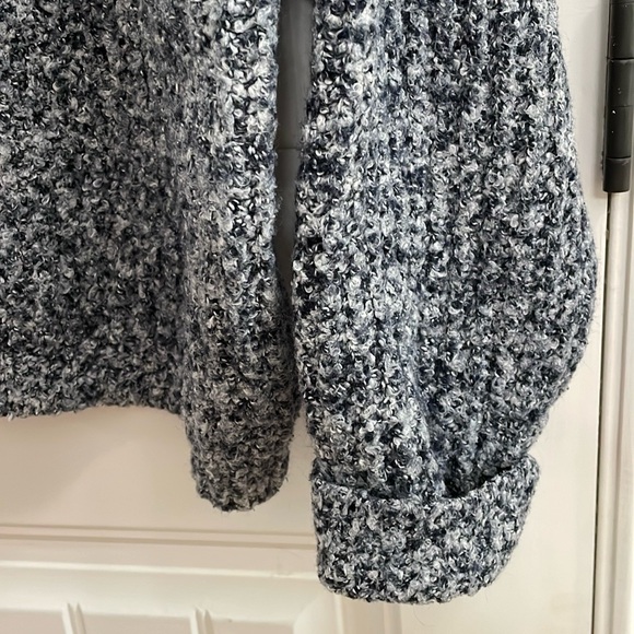 💙URBAN OUTFITTERS oversized heathered blue chunky knit  quarter zip sweater.  M - Picture 3 of 6